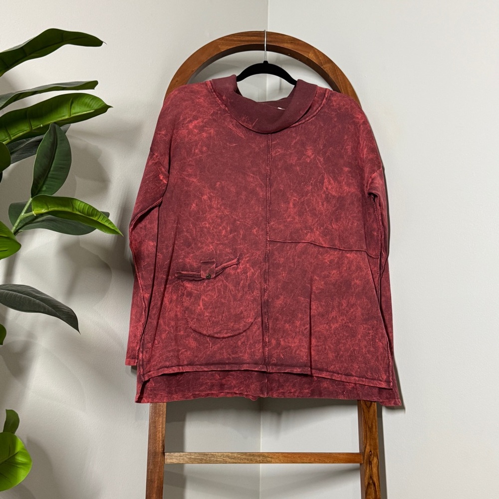 Soft Surroundings LARGE Red Acid Wash Cowl Neck Pocket City Wall Pullover Top
